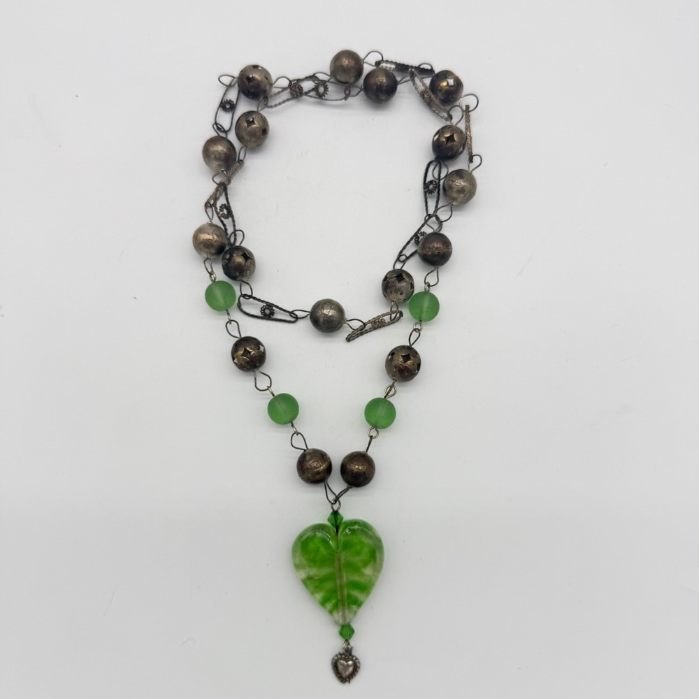 Vintage Artisan Green Glass Heart Pendant Necklace Unsigned Boho Statement